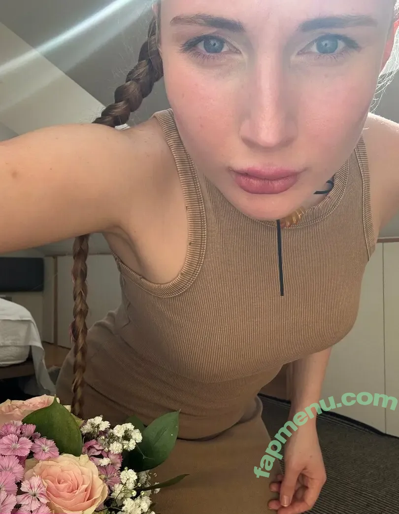 emilia.tt nude photo #0156 (emiliaa.tt)