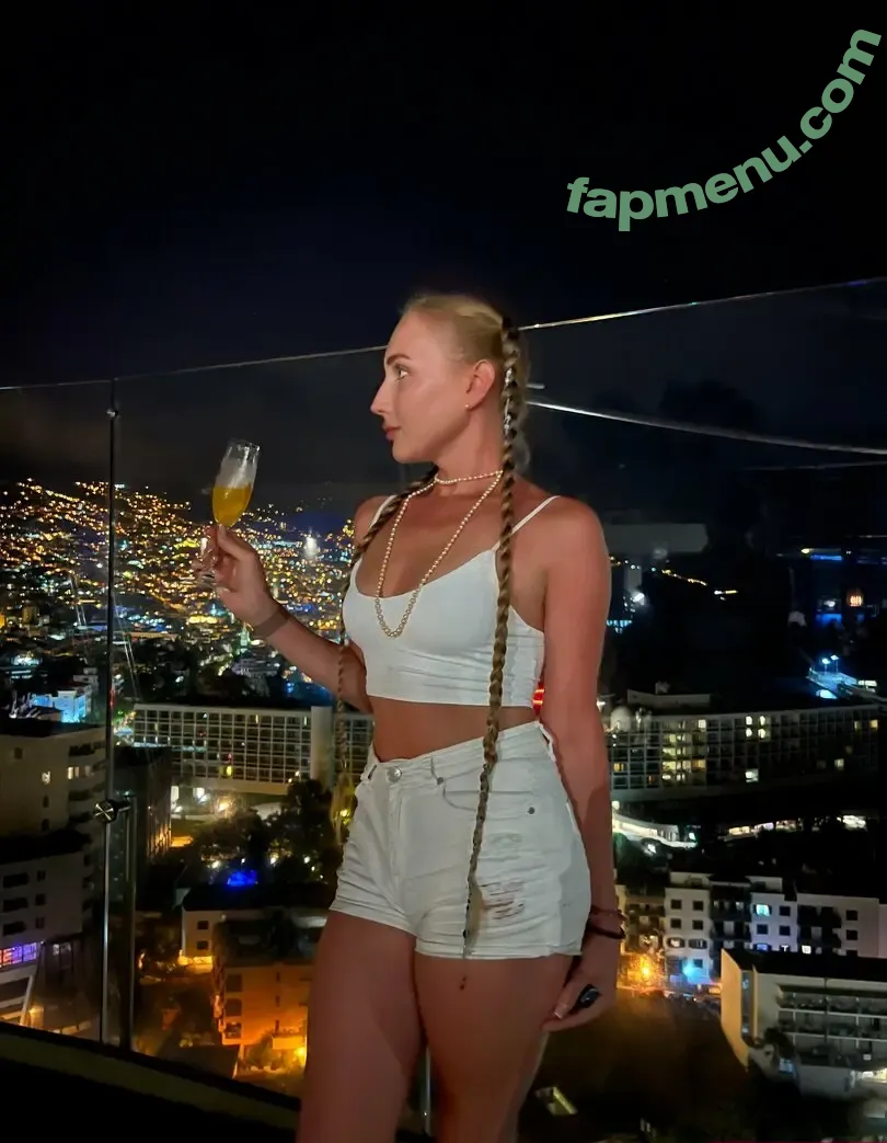 emilia.tt nude photo #0183 (emiliaa.tt)
