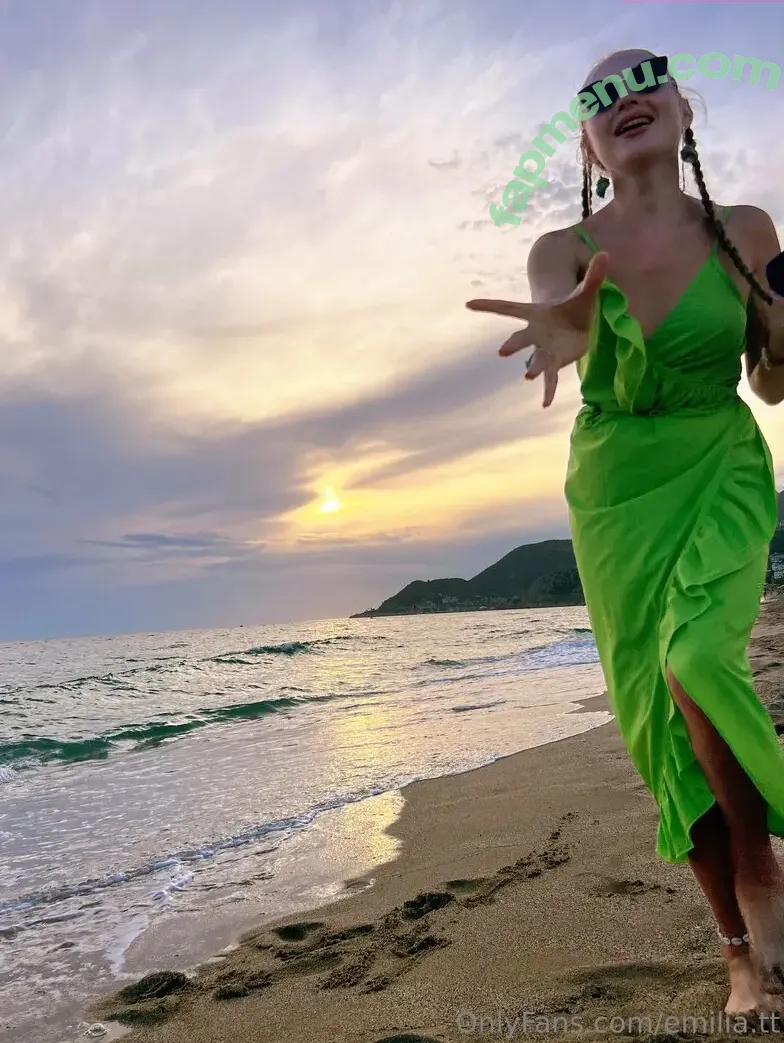emilia.tt nude photo #0203 (emiliaa.tt)
