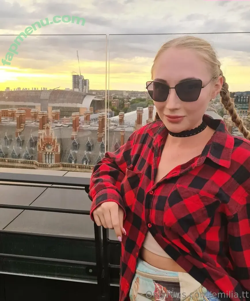 emilia.tt nude photo #0208 (emiliaa.tt)