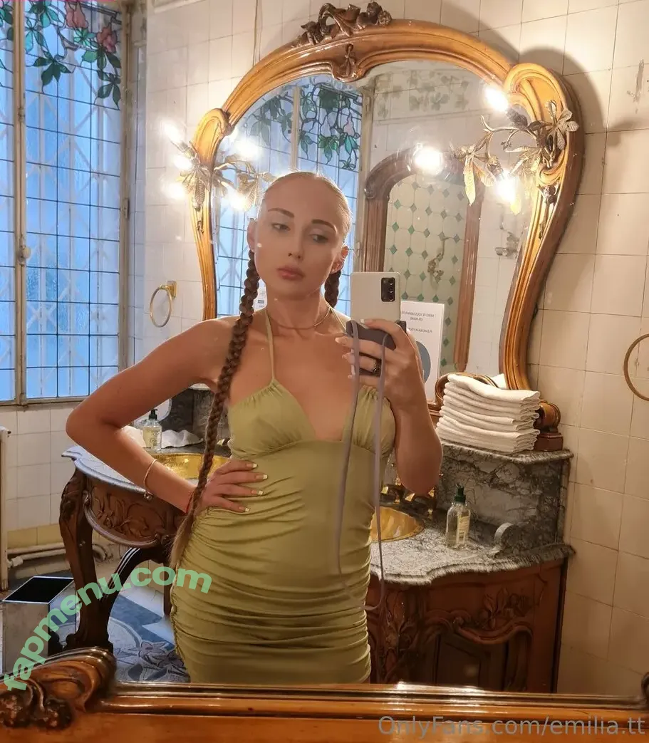 emilia.tt nude photo #0209 (emiliaa.tt)