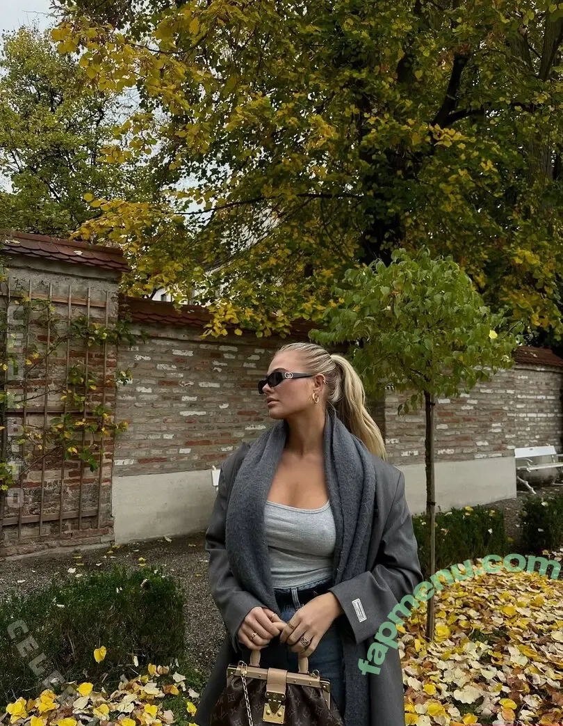 Emilia_wue nude photo #0291 (Emilia_wue)