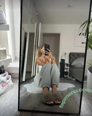 emiliaaa.rose / emilia.roseee nude photo #0124