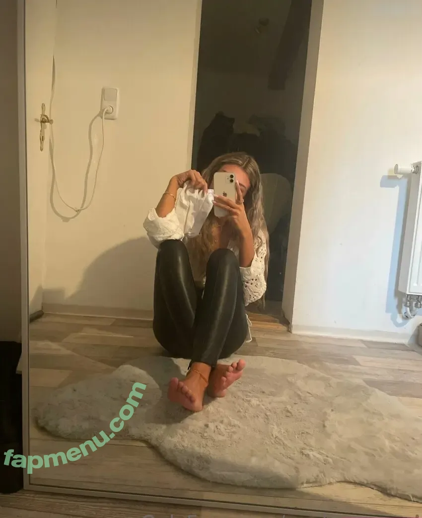 emiliaaa.rose nude photo #0086 (emilia.roseee)