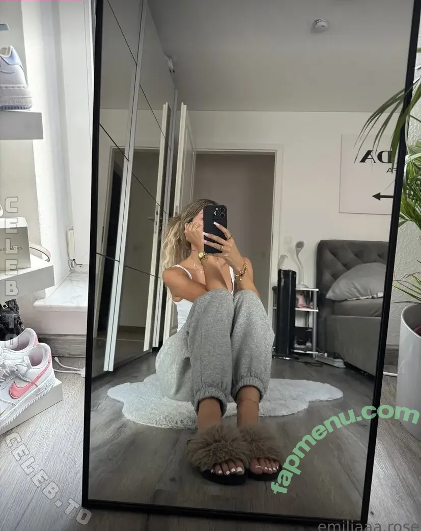 emiliaaa.rose nude photo #0124 (emilia.roseee)