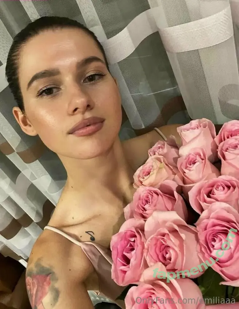 EmiliAAA nude photo #0040 (EmiliAAA)