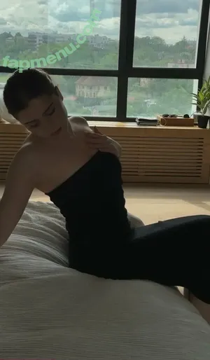  nude photo #0004