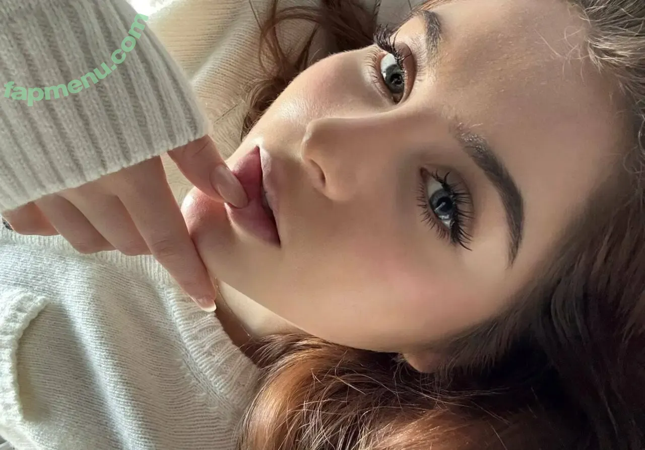 emiliallure nude photo #0016 (emiliallure)