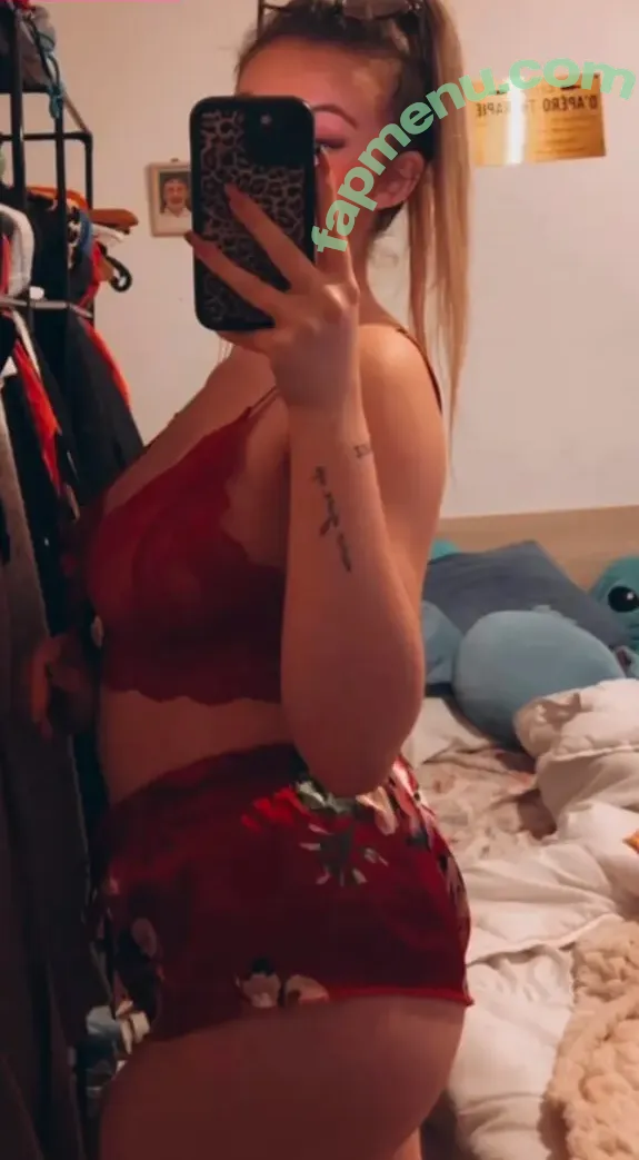 emilie_hoet nude photo #0003 (emilie_hoet)