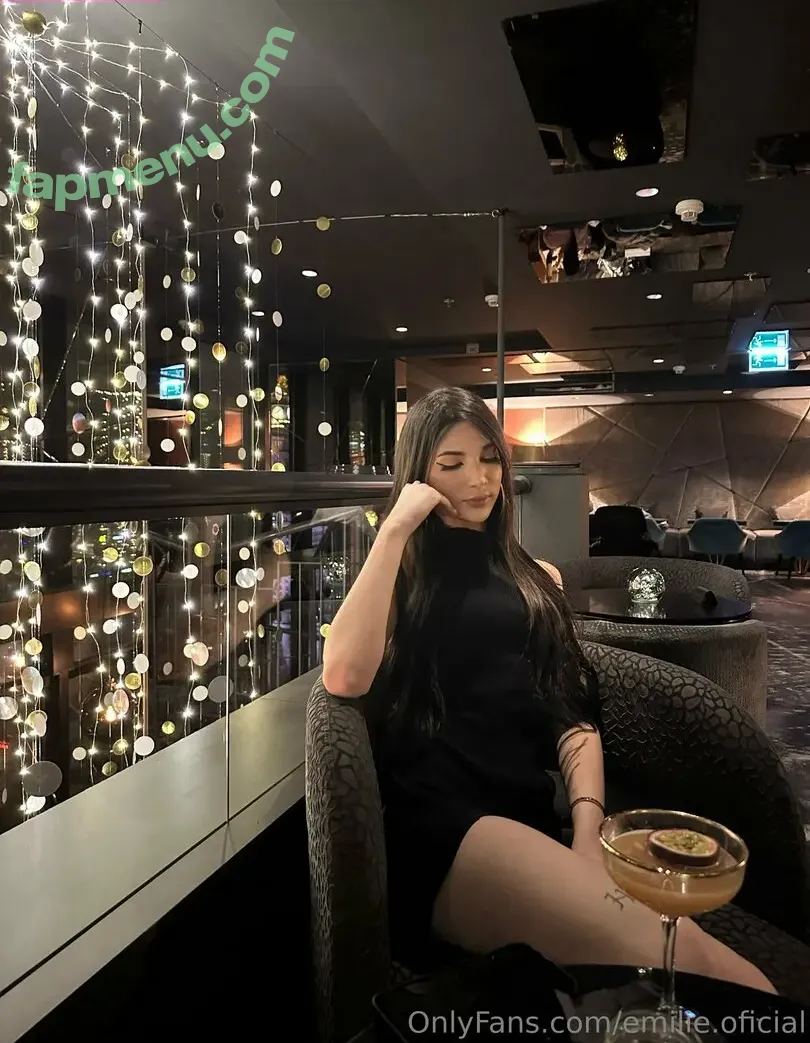 emilie.oficial nude photo #0028 (emilie.es)