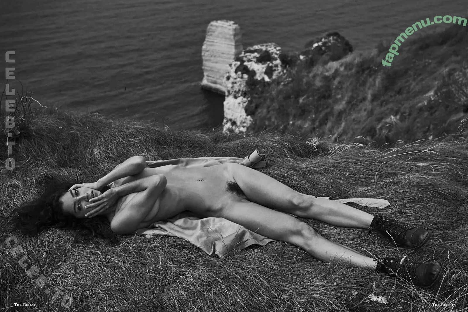 Emilie Payet nude photo #0075 (emilie_payet_artist / emiliepayet / emiliepayetmannequin)