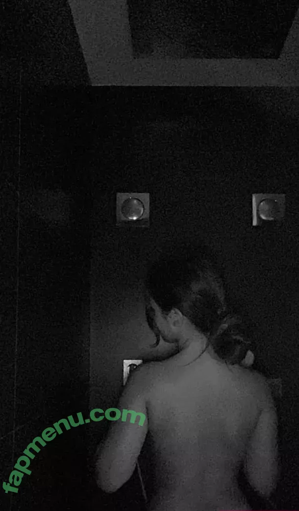 Emilie nude photo #0007 (Emiliemae_ / emmpot / emxx11 / eps)