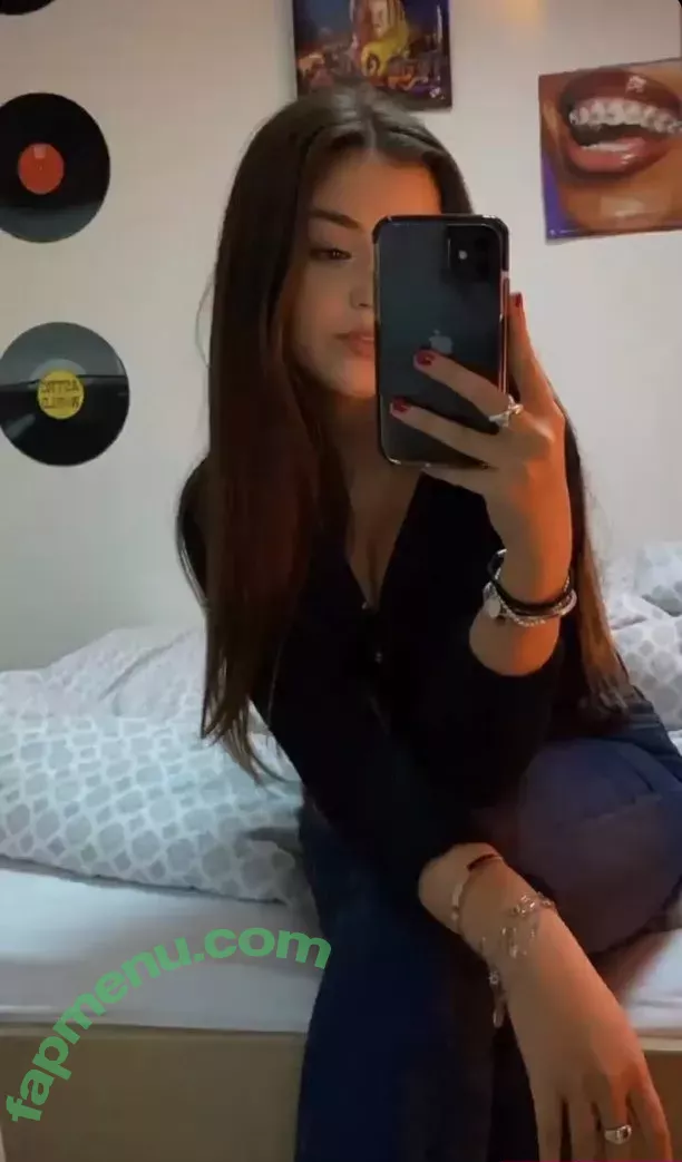 Emilie nude photo #0025 (Emiliemae_ / emmpot / emxx11 / eps)