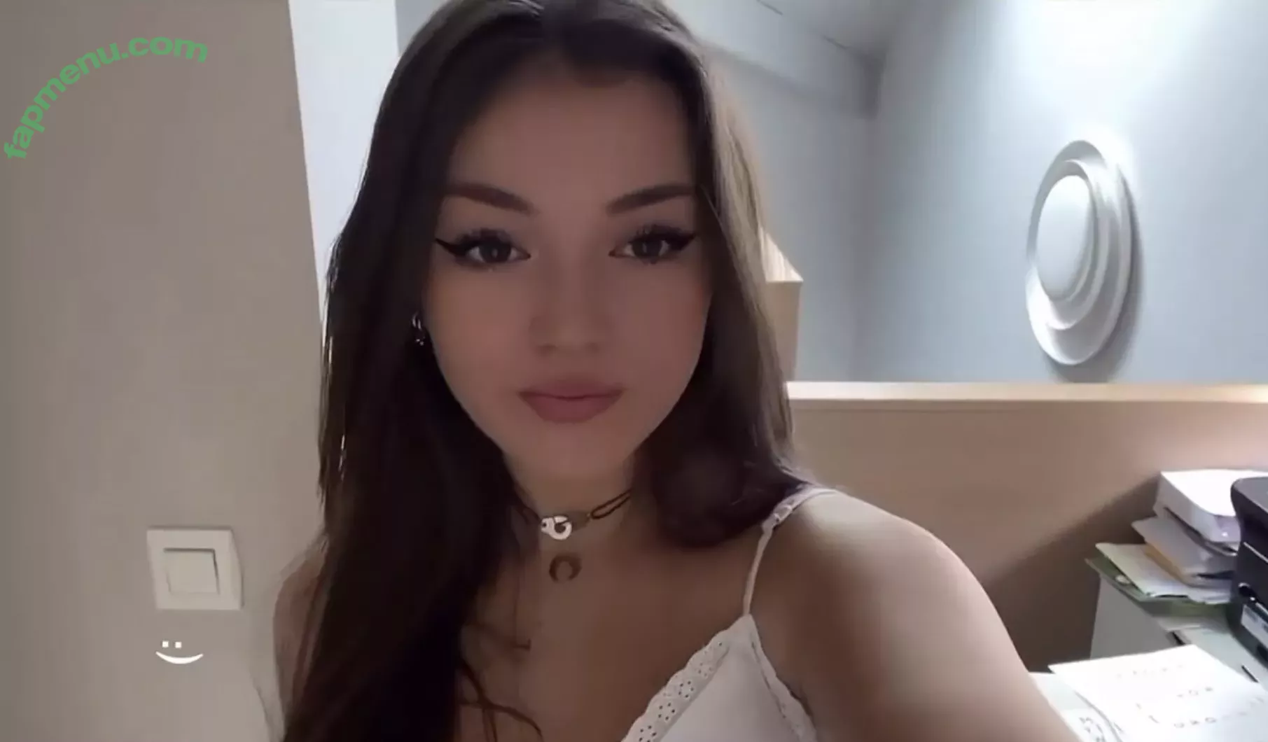 Emilie nude photo #0028 (Emiliemae_ / emmpot / emxx11 / eps)