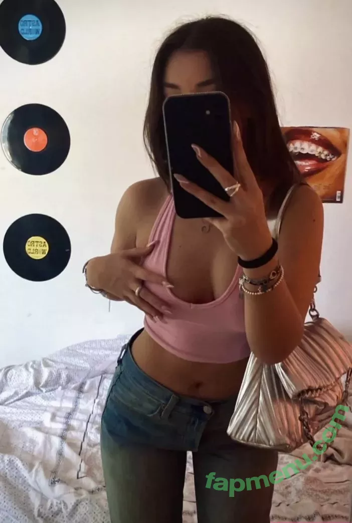 Emilie nude photo #0037 (Emiliemae_ / emmpot / emxx11 / eps)