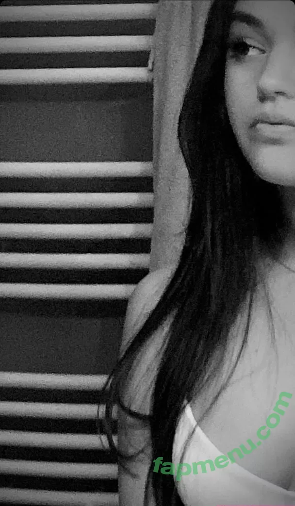 Emilie nude photo #0041 (Emiliemae_ / emmpot / emxx11 / eps)