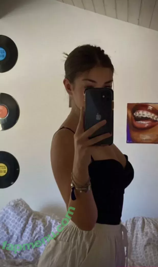 Emilie nude photo #0056 (Emiliemae_ / emmpot / emxx11 / eps)