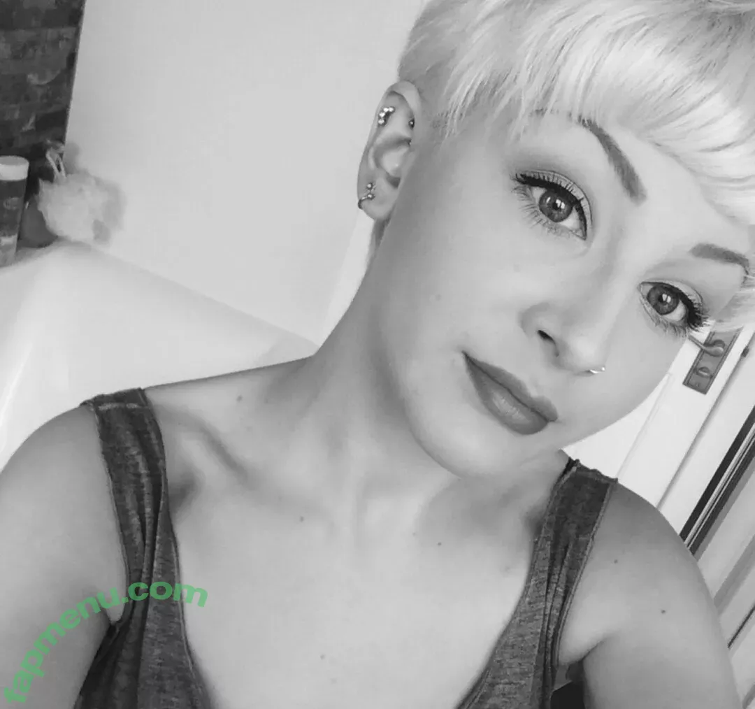 Emilie nude photo #0423 (Emiliemae_ / emmpot / emxx11 / eps)