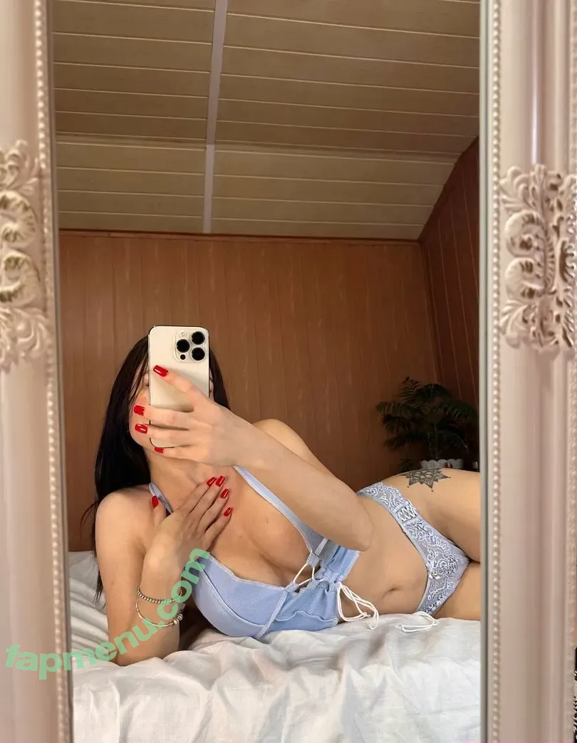 emillytoffee nude photo #0020 (emily_toffee_feni)