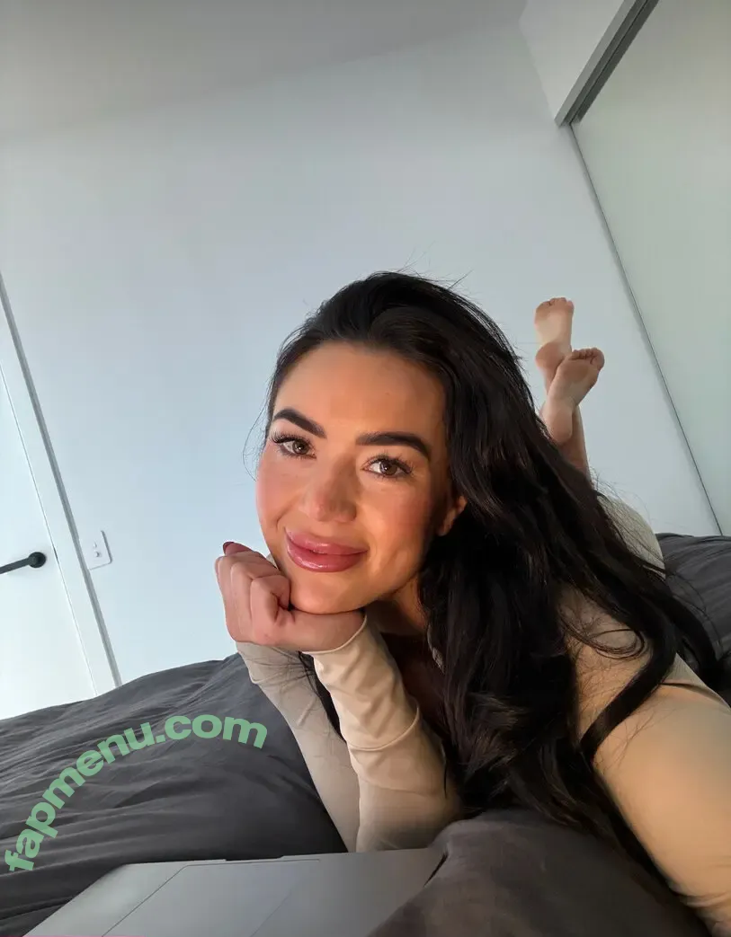 Emillyyyx nude photo #0003 (Emillyyyx)