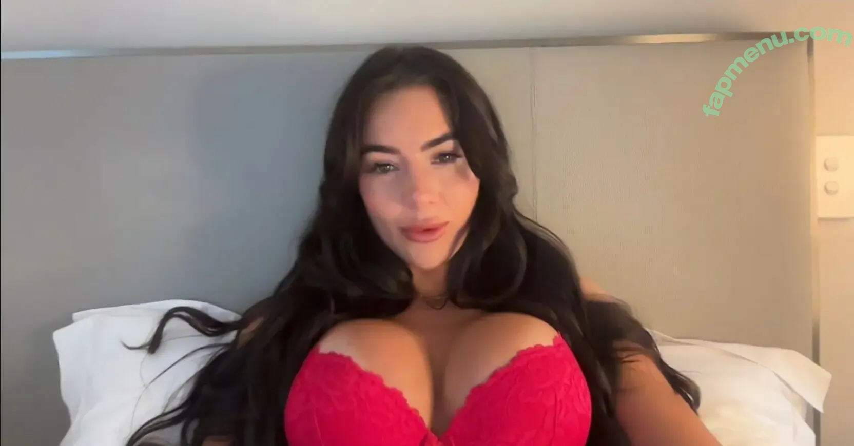 Emillyyyx nude photo #0013 (Emillyyyx)