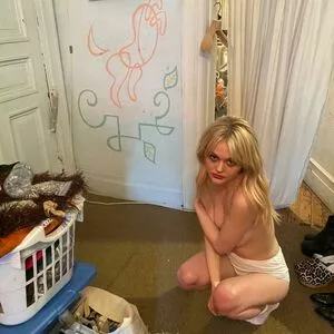 Emily Alyn Lind / emilylind nude photo #0049