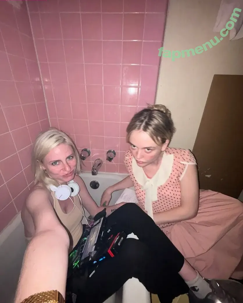 Emily Alyn Lind nude photo #0182 (emilylind)