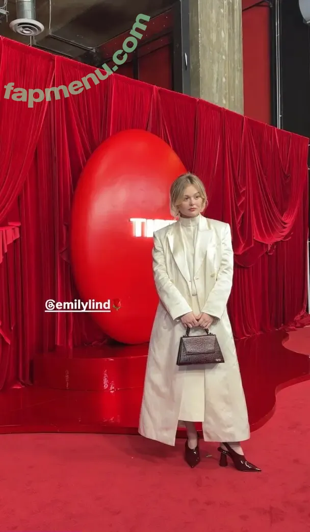 Emily Alyn Lind nude photo #0233 (emilylind)