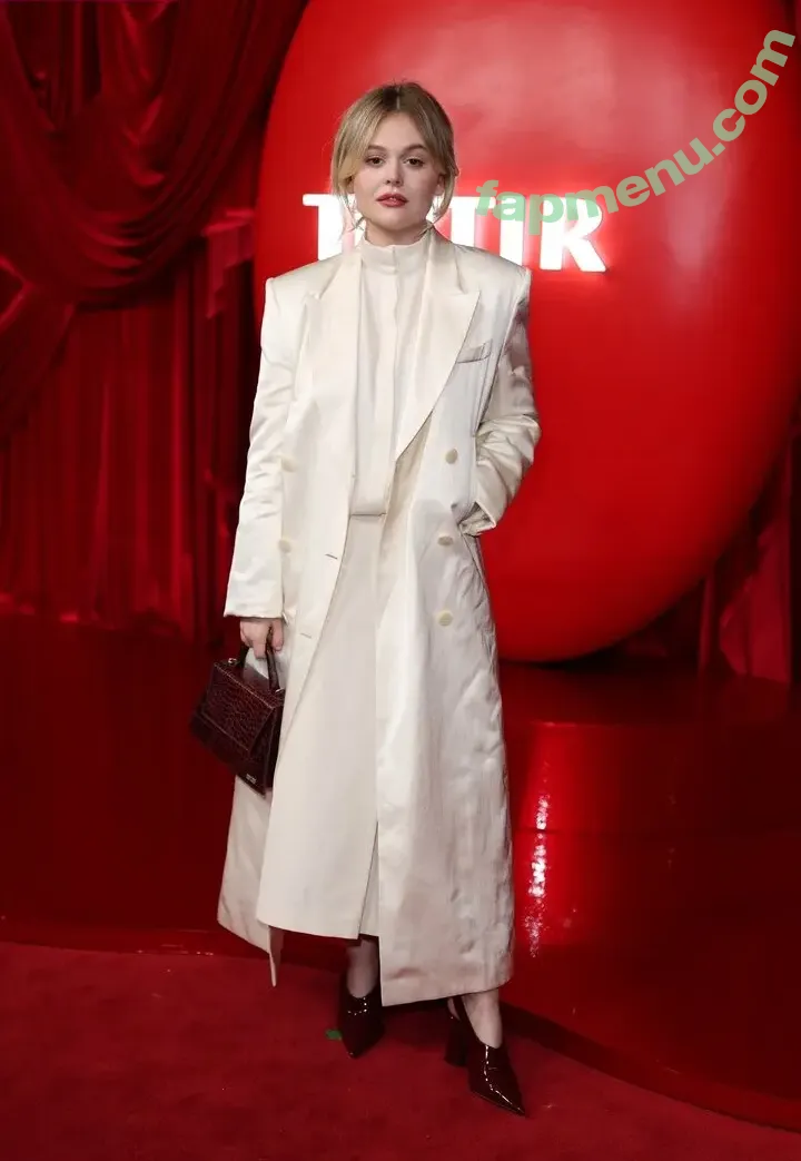 Emily Alyn Lind nude photo #0246 (emilylind)