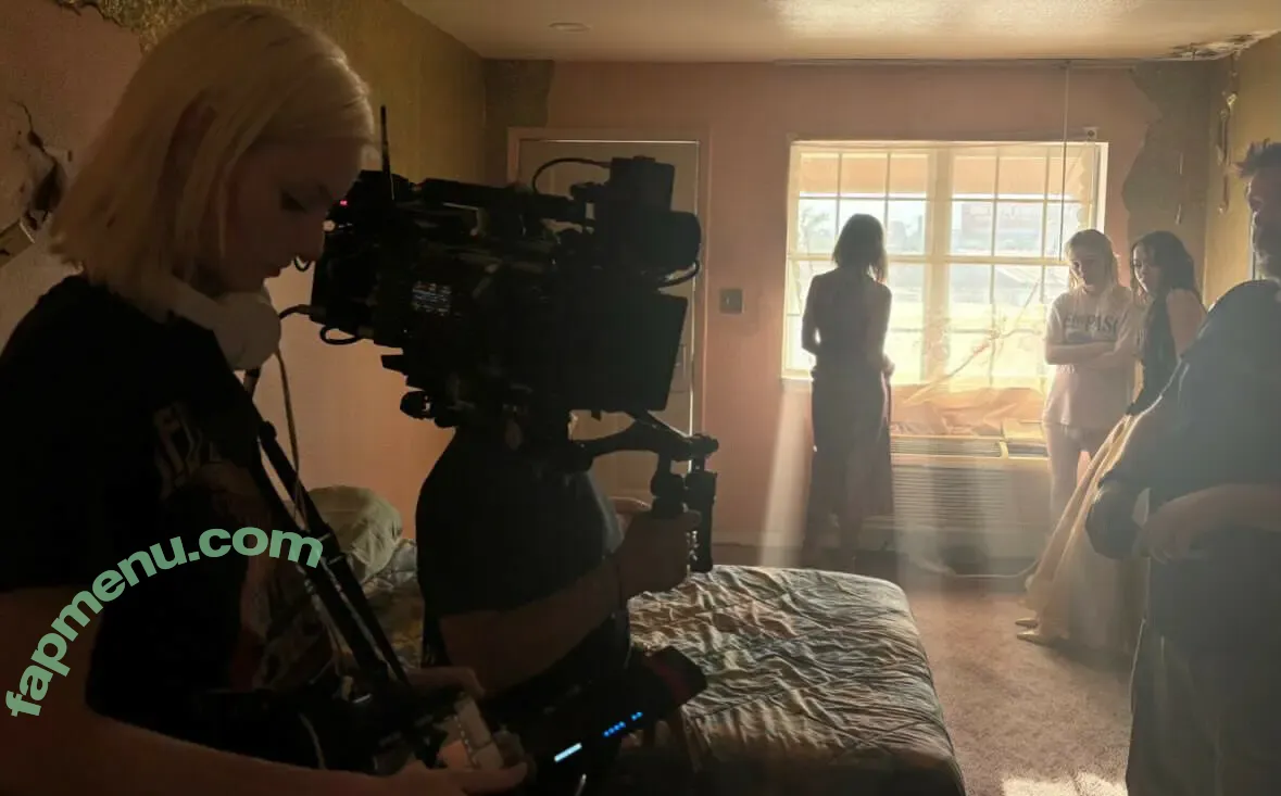 Emily Alyn Lind nude photo #0285 (emilylind)