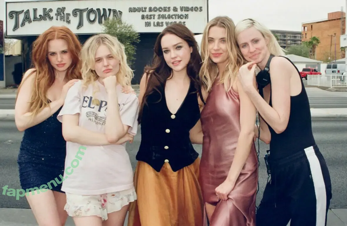 Emily Alyn Lind nude photo #0286 (emilylind)