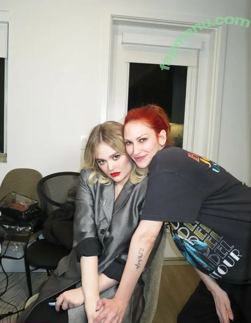 Emily Alyn Lind nude photo #0290 (emilylind)