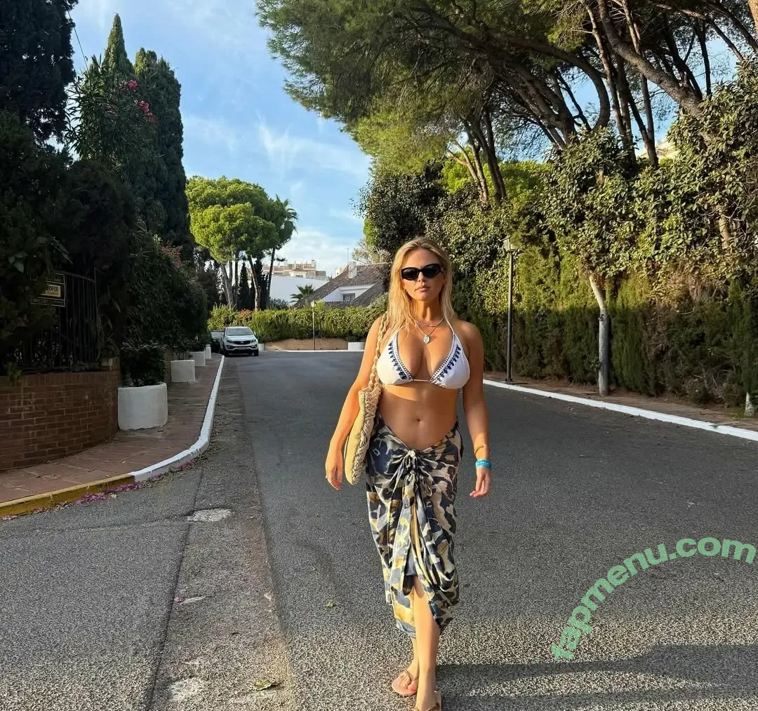 Emily Atack nude photo #1009 (emilyatack)