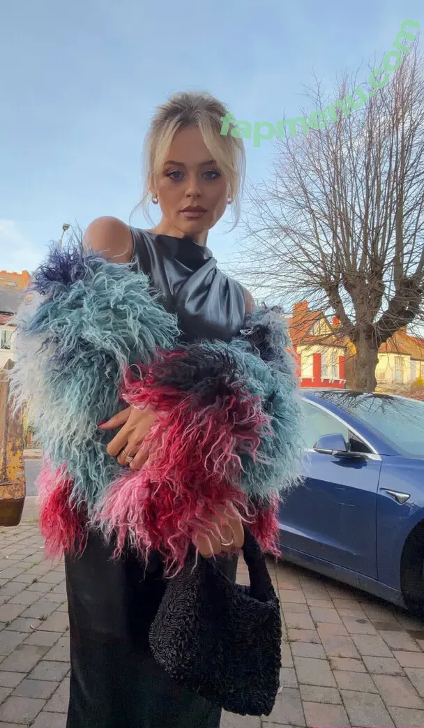 Emily Atack nude photo #1025 (ematack / emilyatack)