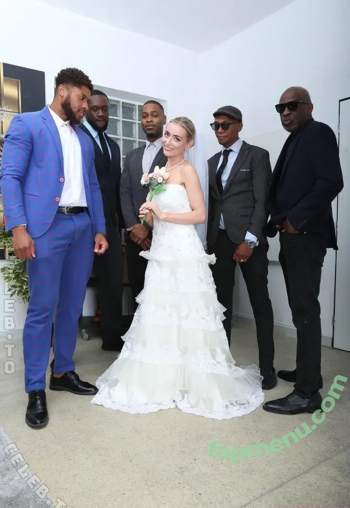 Emily Belle nude photo #0250 (emilybellexx)