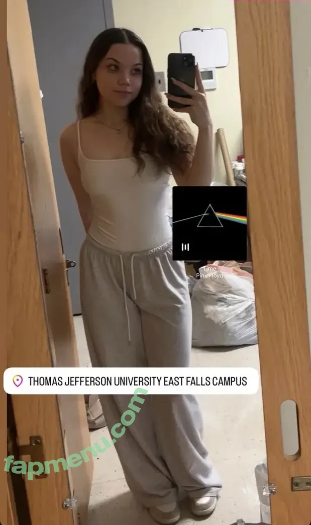 Emily Bennington nude photo #0002 (emily.benningtonxo)