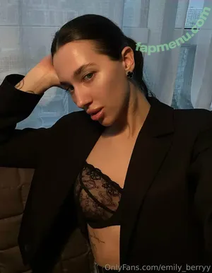 Emily Berryy / EmilyyInfinity / emily_berryy nude photo #0161
