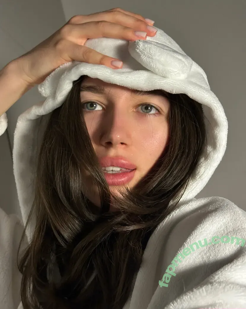 Emily Berryy nude photo #0138 (EmilyyInfinity / emily_berryy)