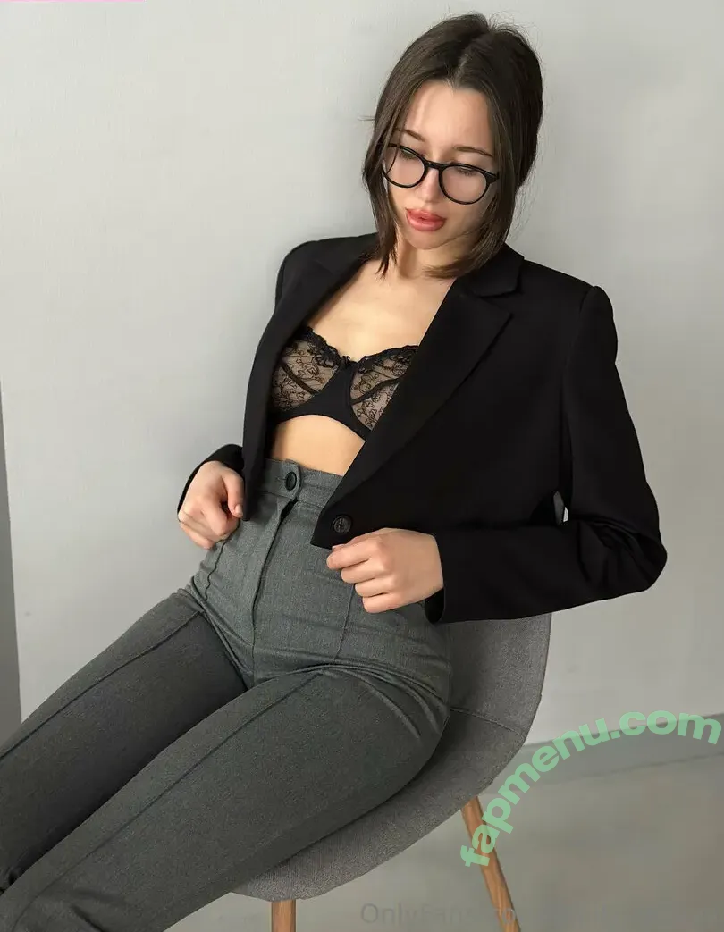 Emily Berryy nude photo #0188 (EmilyyInfinity / emily_berryy)