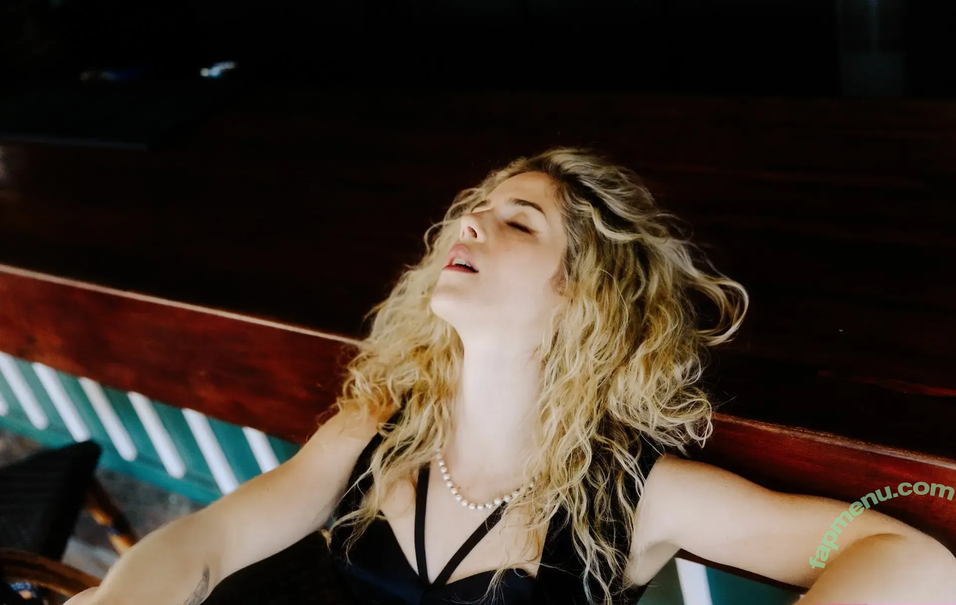 Emily Bett Rickards nude photo #0132 (emilybett)
