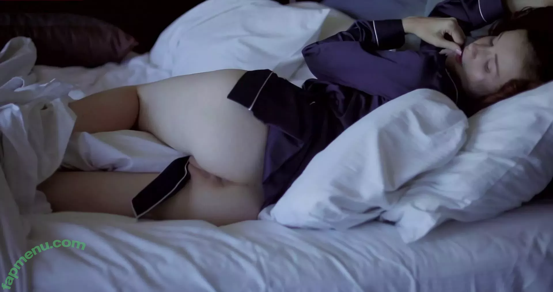 Emily Bloom nude photo #6434 (emilybloomshow / theemilybloom)