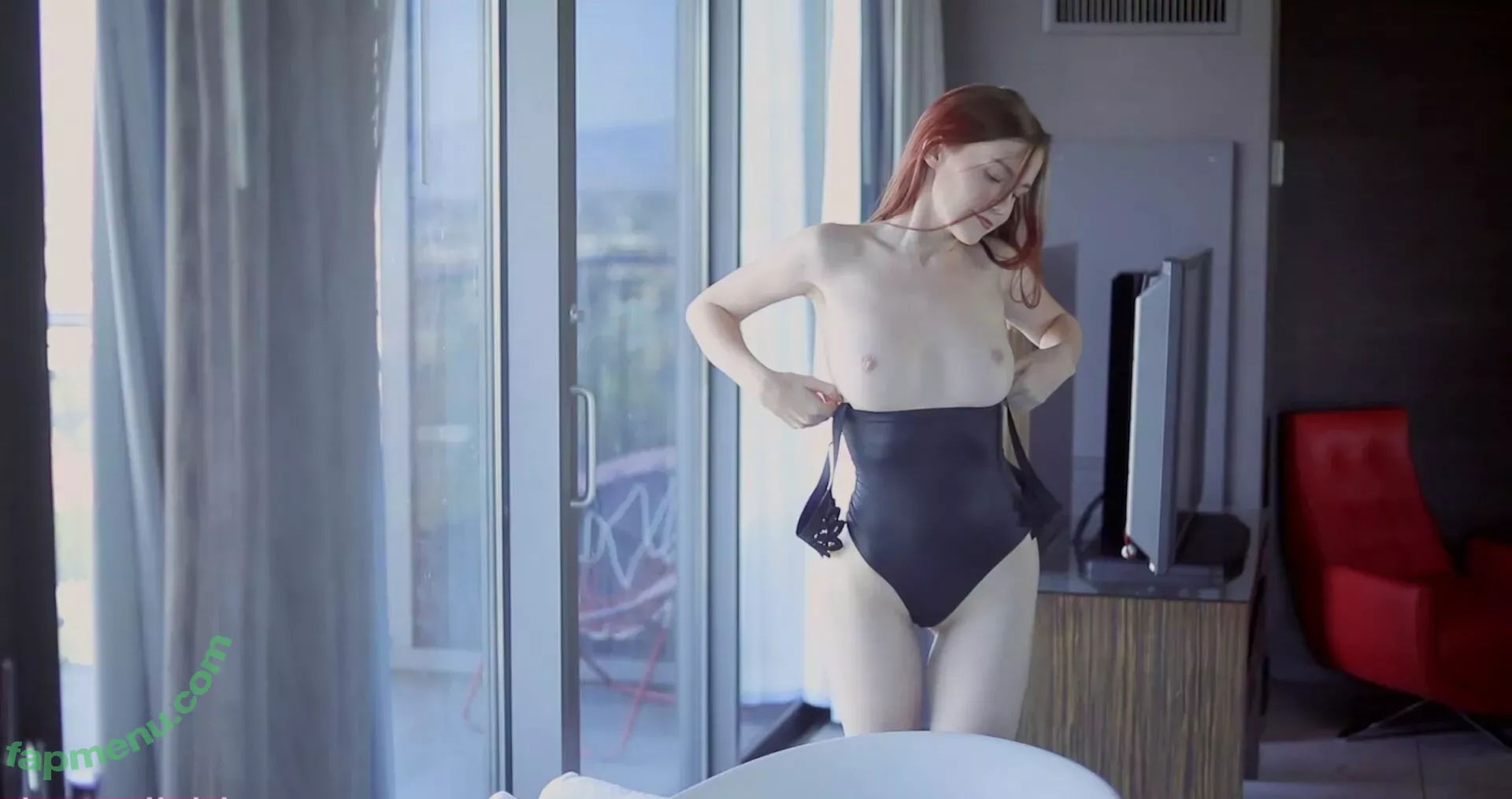 Emily Bloom nude photo #6435 (emilybloomshow / theemilybloom)