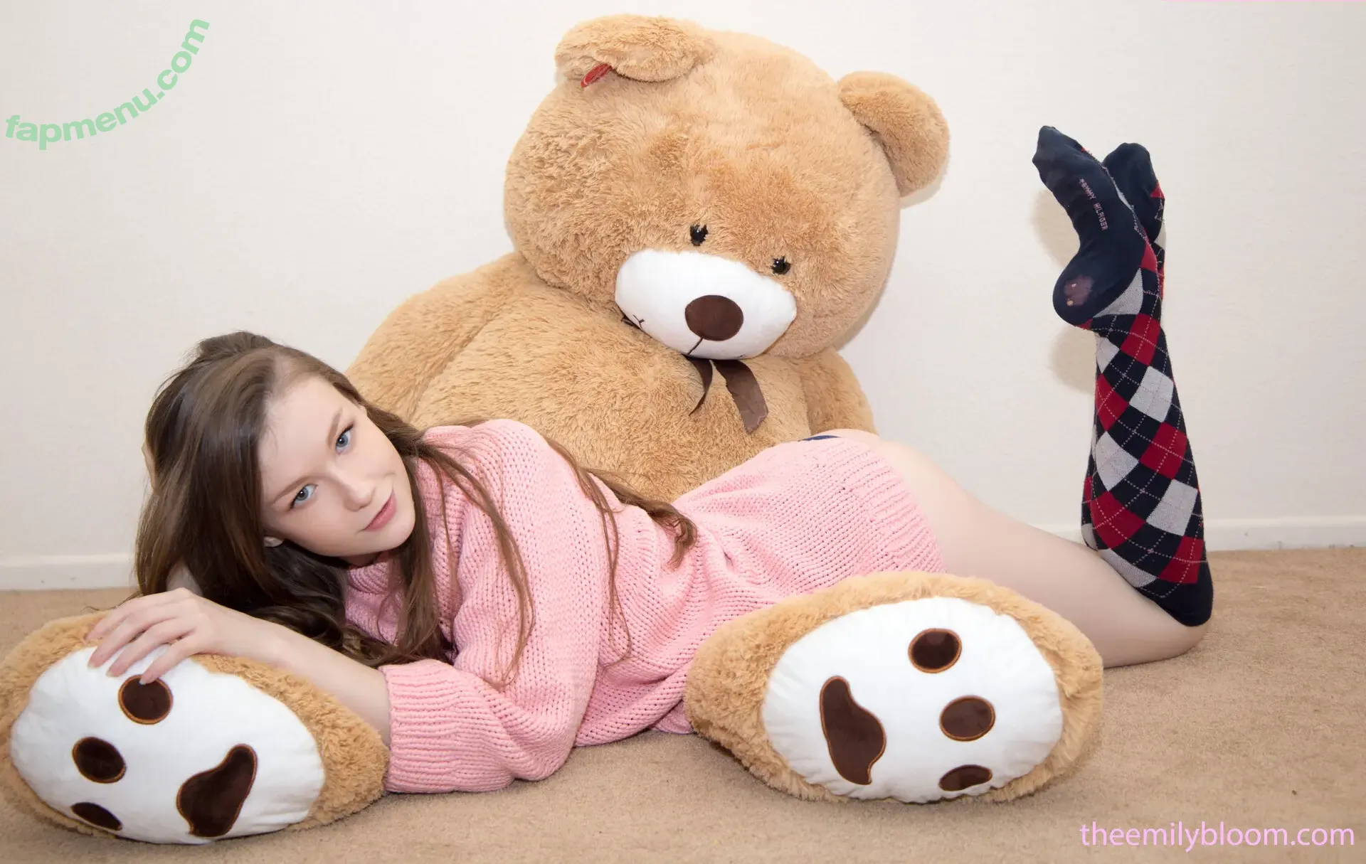 Emily Bloom nude photo #7665 (emilybloomshow / theemilybloom)