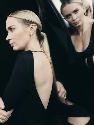 Emily Blunt / _emily_blunt_ nude photo #0016
