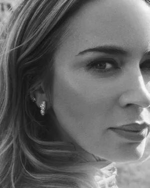 Emily Blunt / _emily_blunt_ nude photo #0067