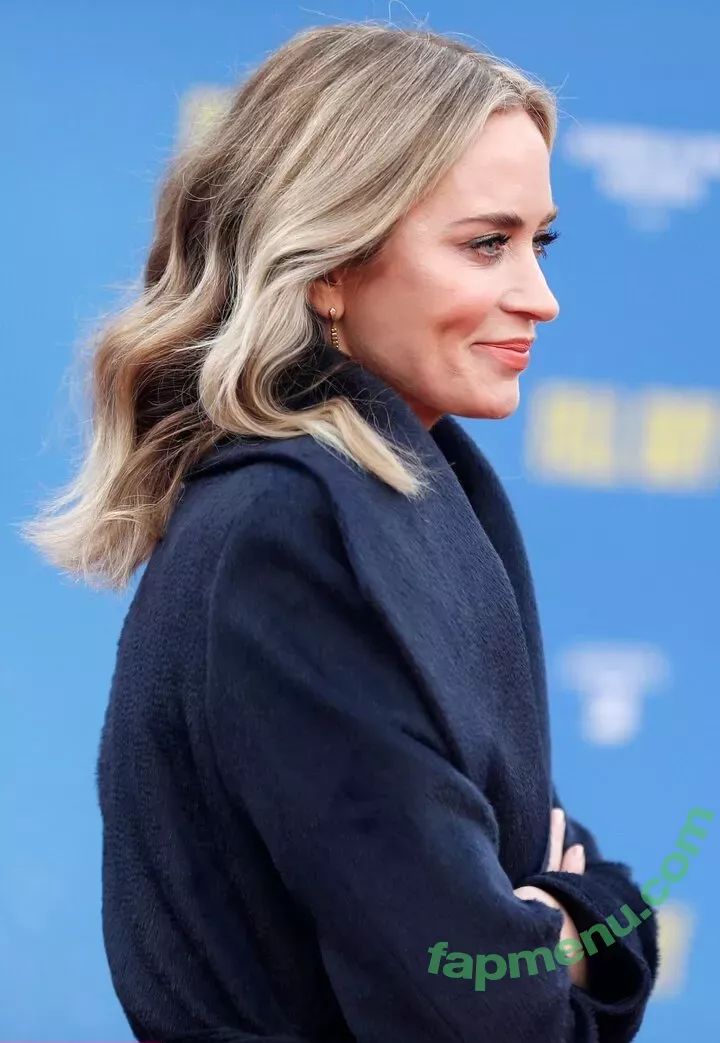 Emily Blunt nude photo #0372 (_emily_blunt_)