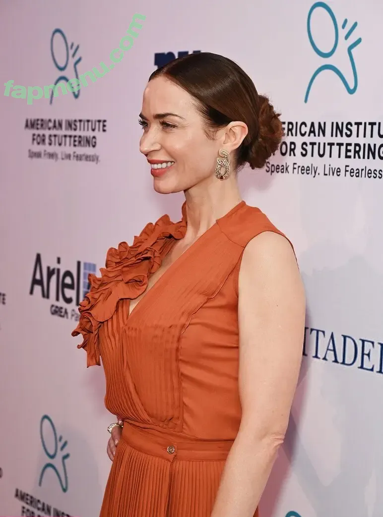 Emily Blunt nude photo #0730 (_emily_blunt_)