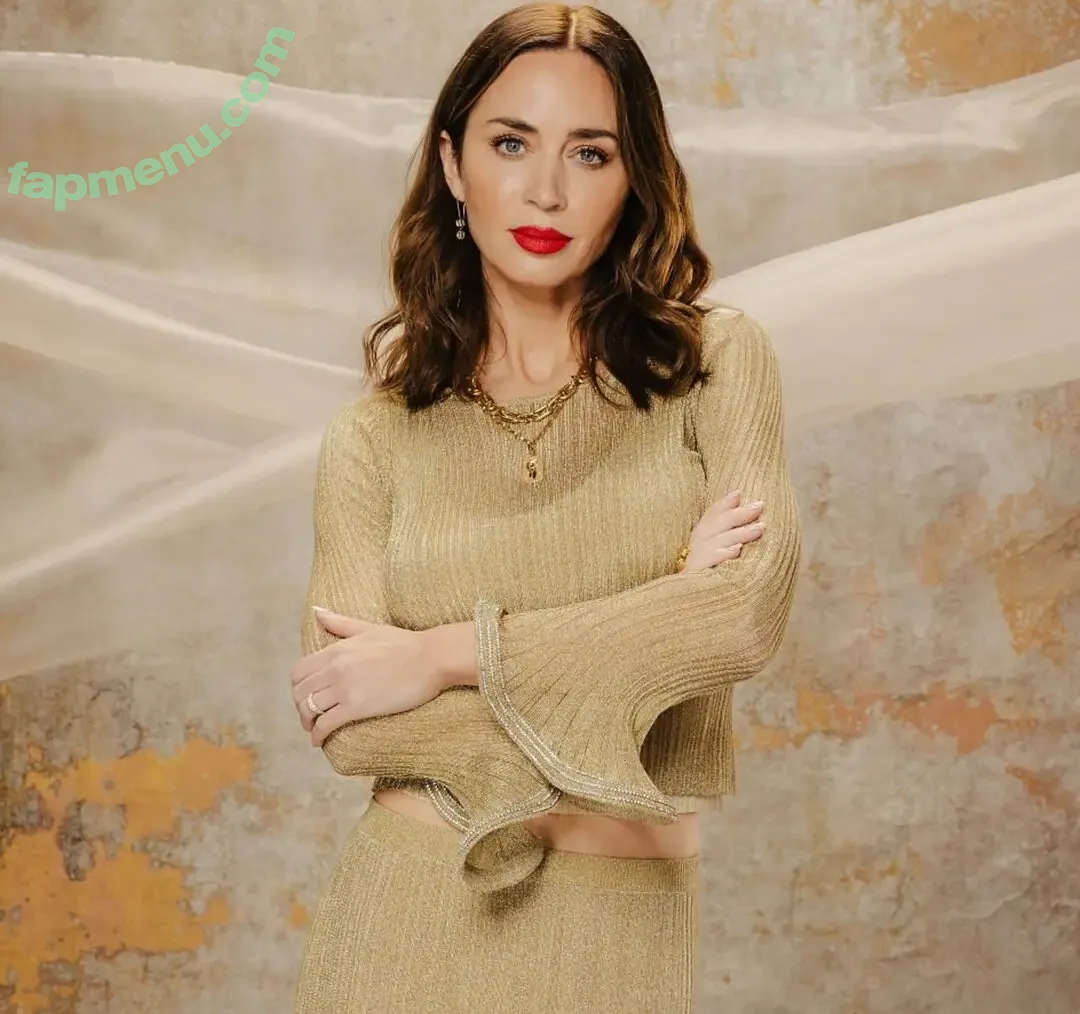 Emily Blunt nude photo #0891 (_emily_blunt_ / twogirlsoneblunt)