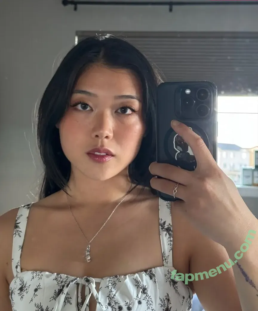 Emily Boe nude photo #0046 (UniverseofEmily)