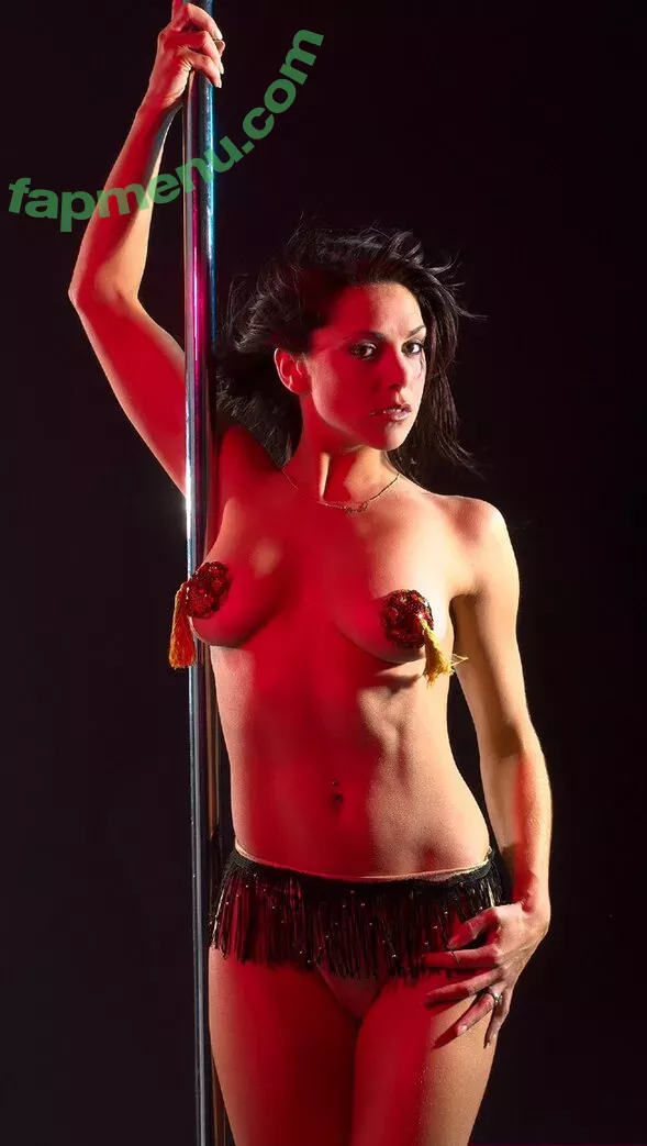 Emily Booth nude photo #0028 (essentialmassagehastings)